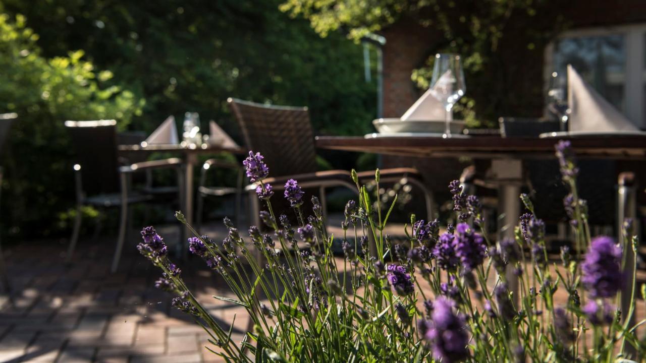 Kirchspielkrug Landhotel & Restaurant 韦斯特雷费尔 外观 照片