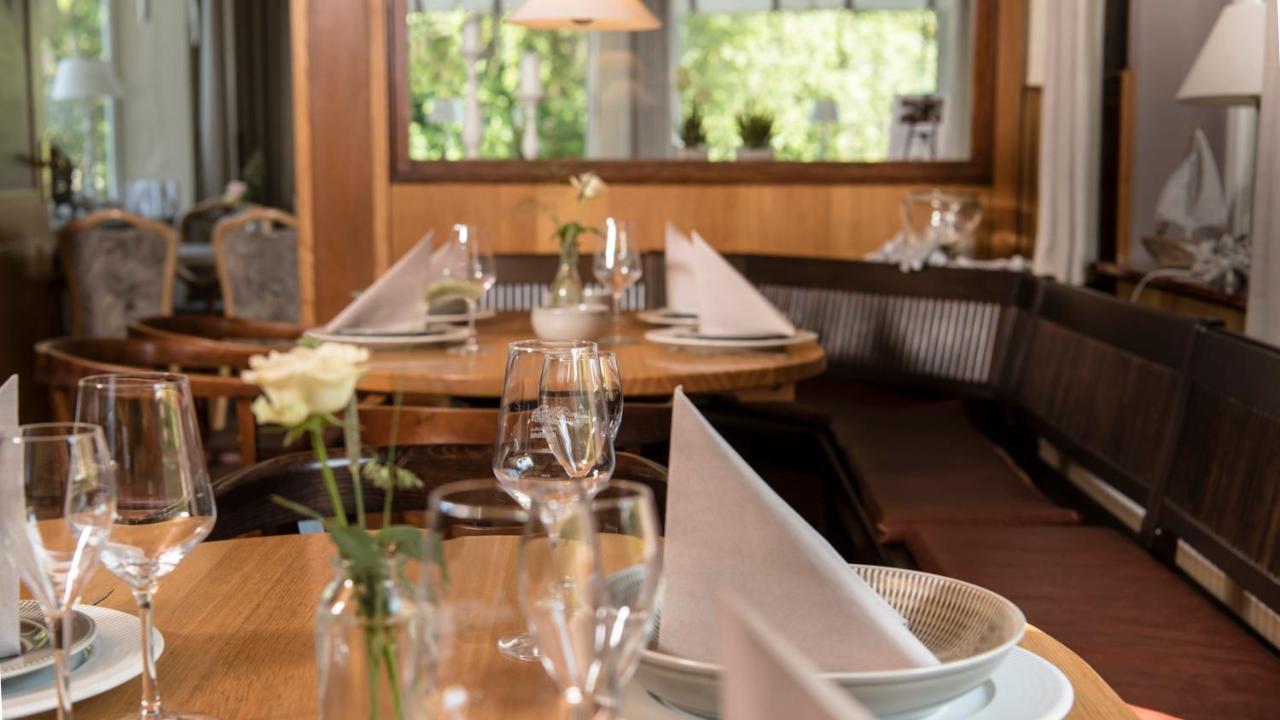 Kirchspielkrug Landhotel & Restaurant 韦斯特雷费尔 外观 照片