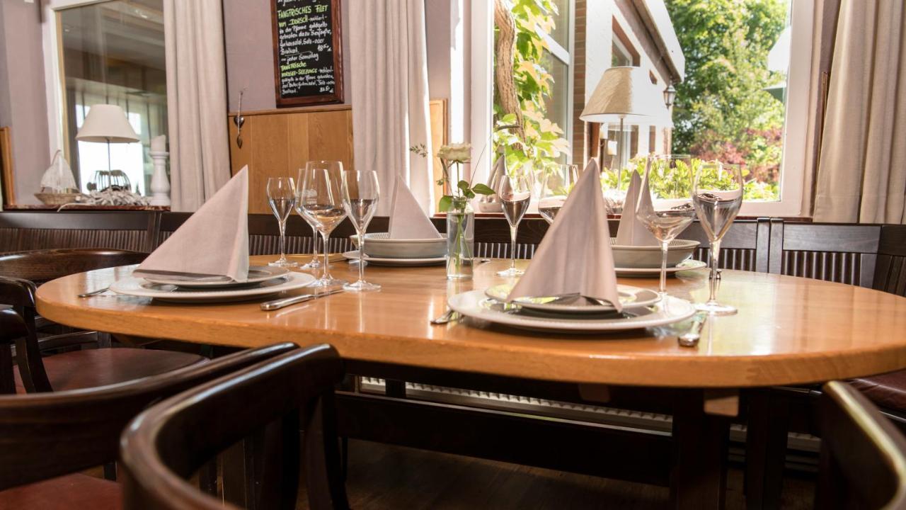 Kirchspielkrug Landhotel & Restaurant 韦斯特雷费尔 外观 照片