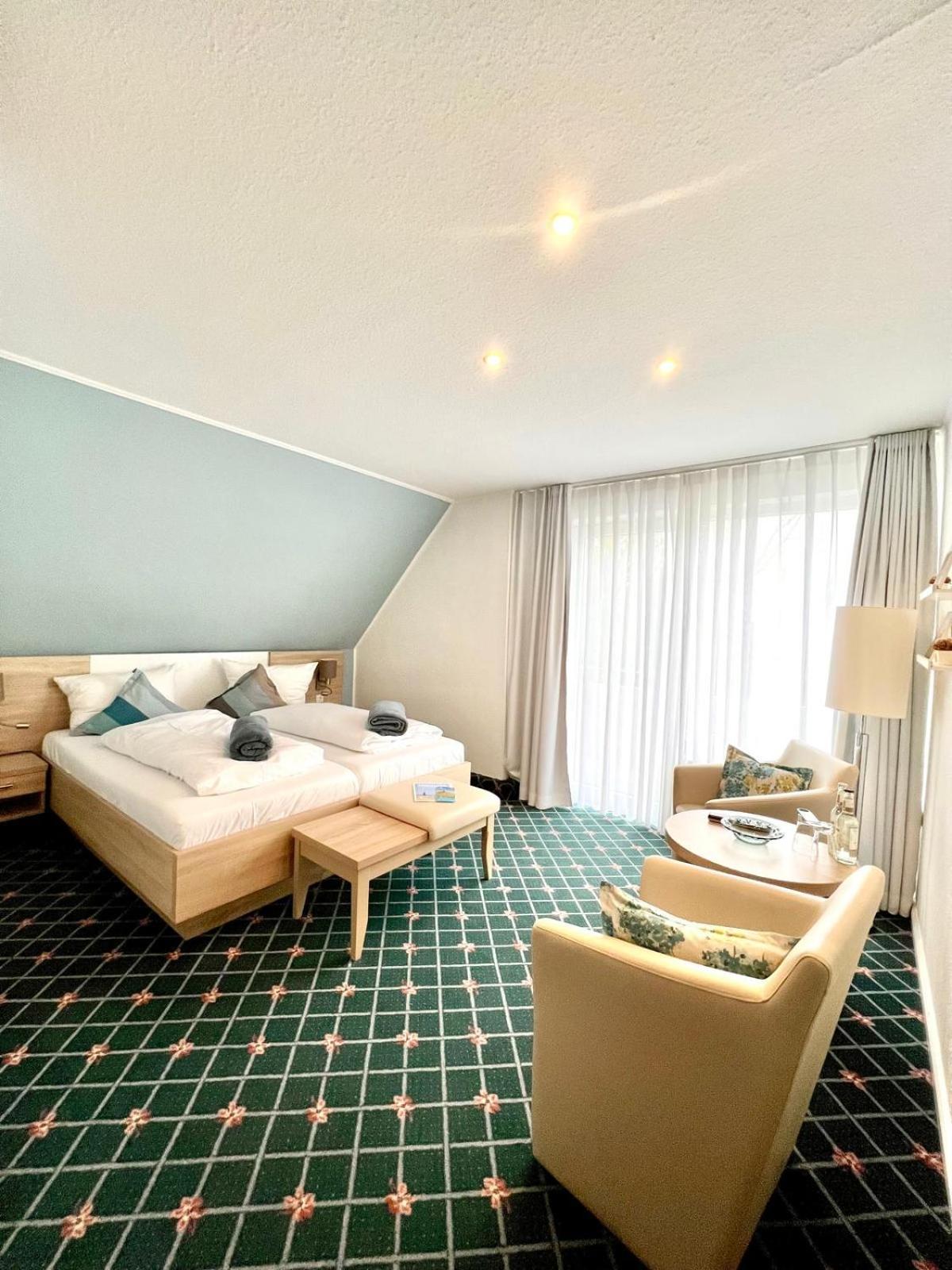 Kirchspielkrug Landhotel & Restaurant 韦斯特雷费尔 外观 照片