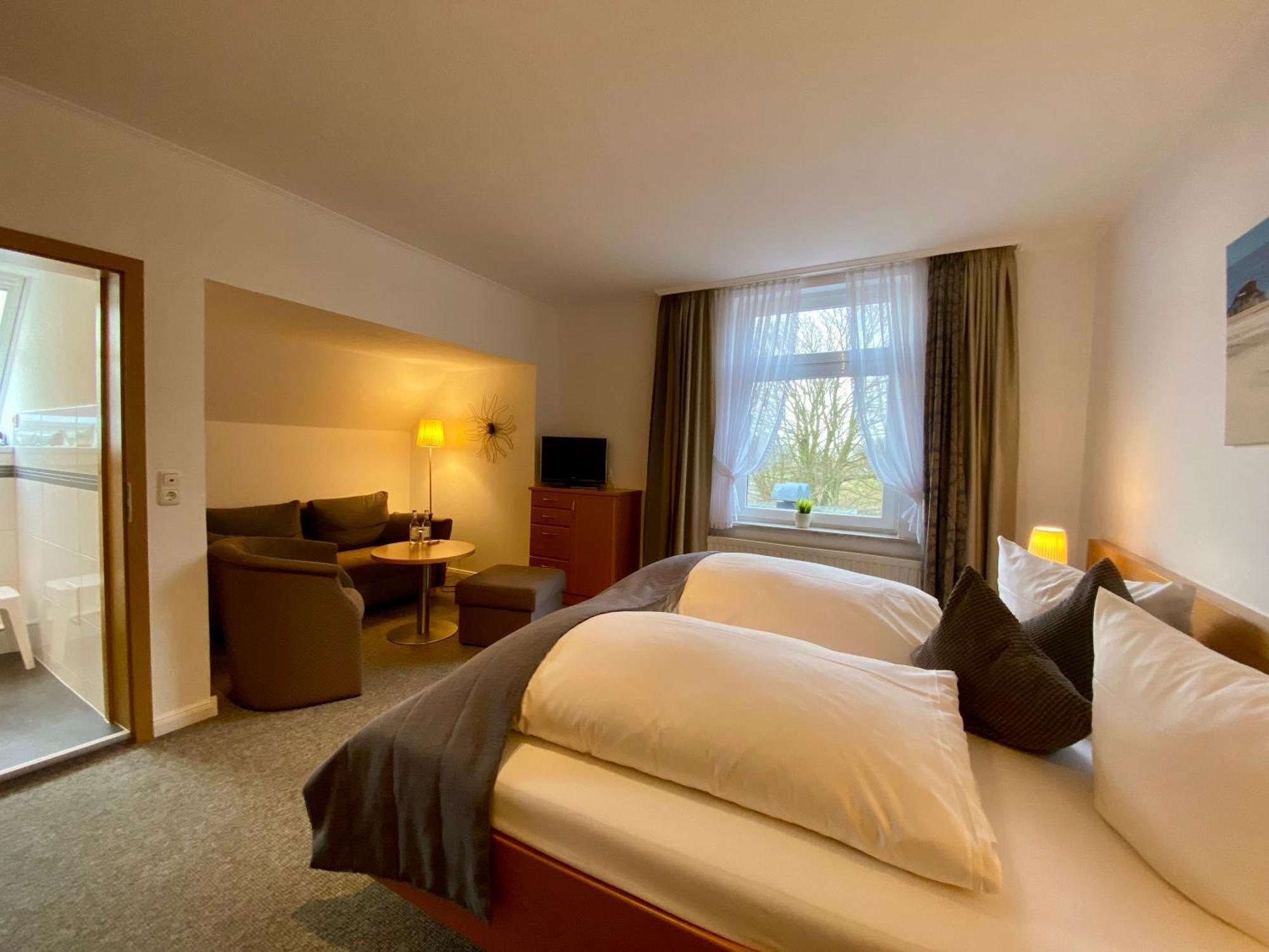 Kirchspielkrug Landhotel & Restaurant 韦斯特雷费尔 外观 照片
