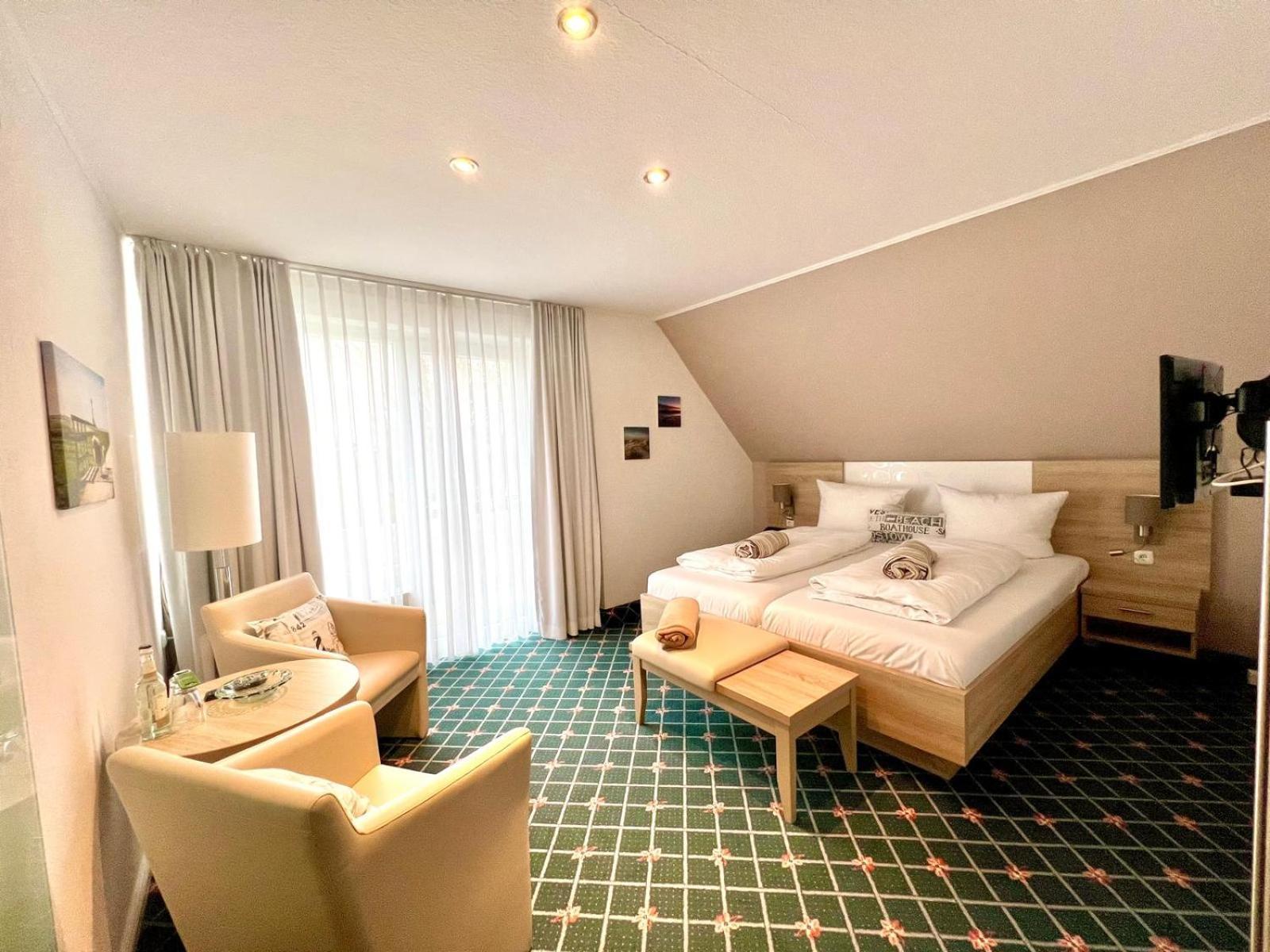 Kirchspielkrug Landhotel & Restaurant 韦斯特雷费尔 外观 照片