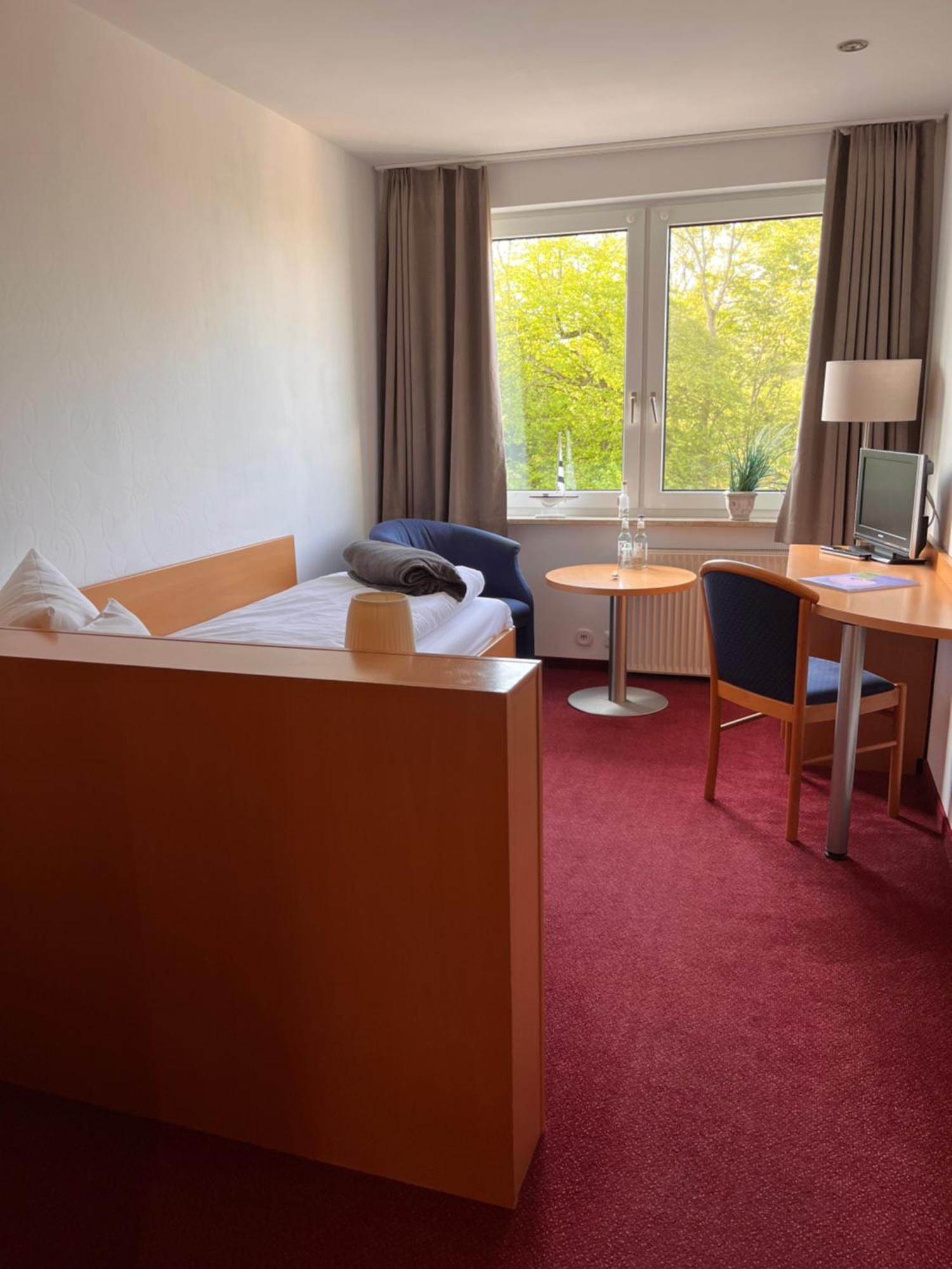 Kirchspielkrug Landhotel & Restaurant 韦斯特雷费尔 外观 照片